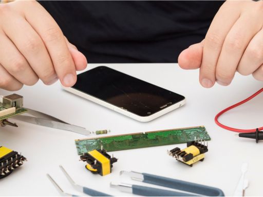 Why Should You Choose the Best Mobile Phone Repair Over DIY Fixes? - iFixOrlando