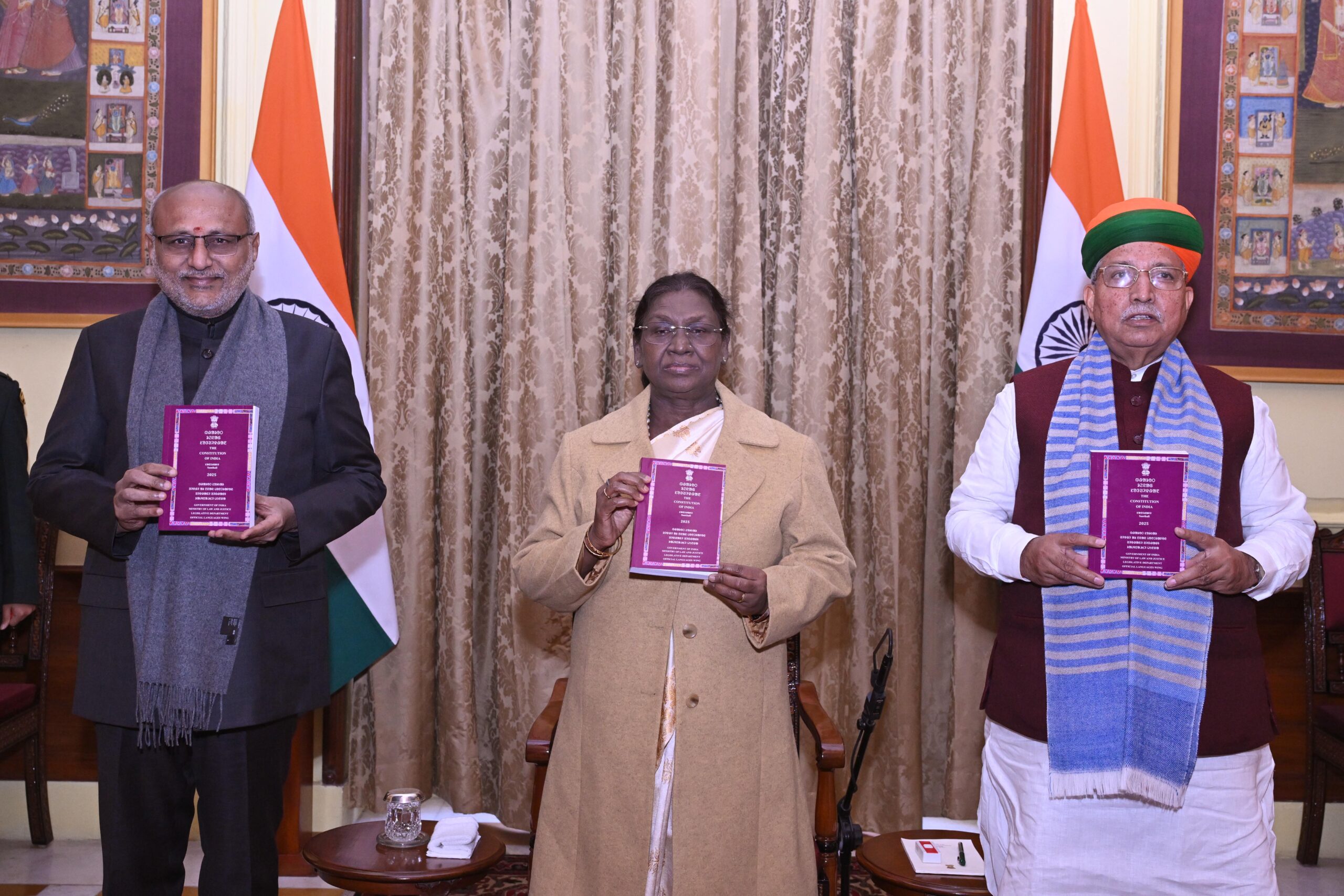 President Murmu Unveiled Constituion in Santhali language - My Educationwire