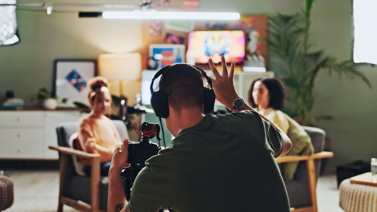 8 Tiny Morning Habits That Quietly Separate Content Creators from Those Who Feel Stuck | Logs Day