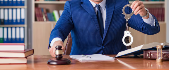 What Should Baton Rouge Residents Know Before Hiring a Criminal Lawyer?