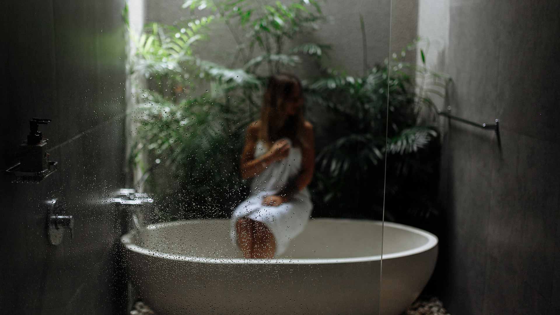 Independent bangalore escort service, Rich and VIp escort with Lilly!