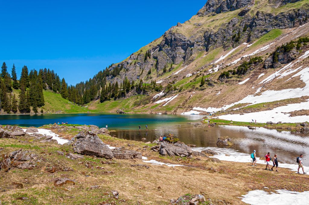 What Should You Pack for a Comfortable Spiti Valley Trip? A Season-Wise Guide