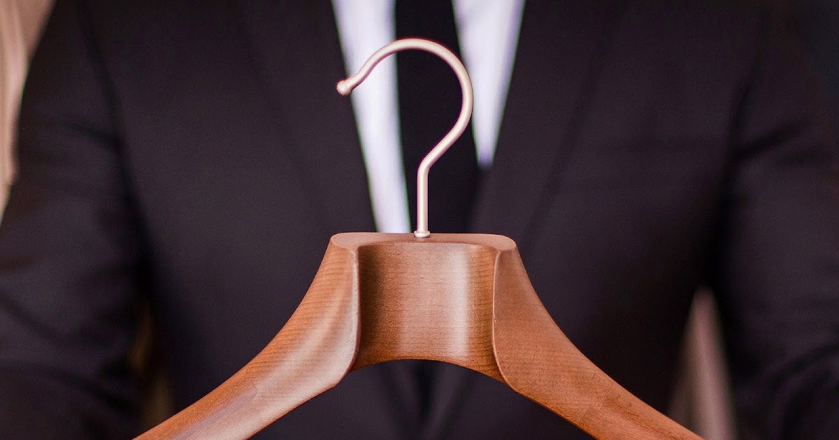 Why Choose Butler Luxury Men's Wooden Suit Hangers for Style?