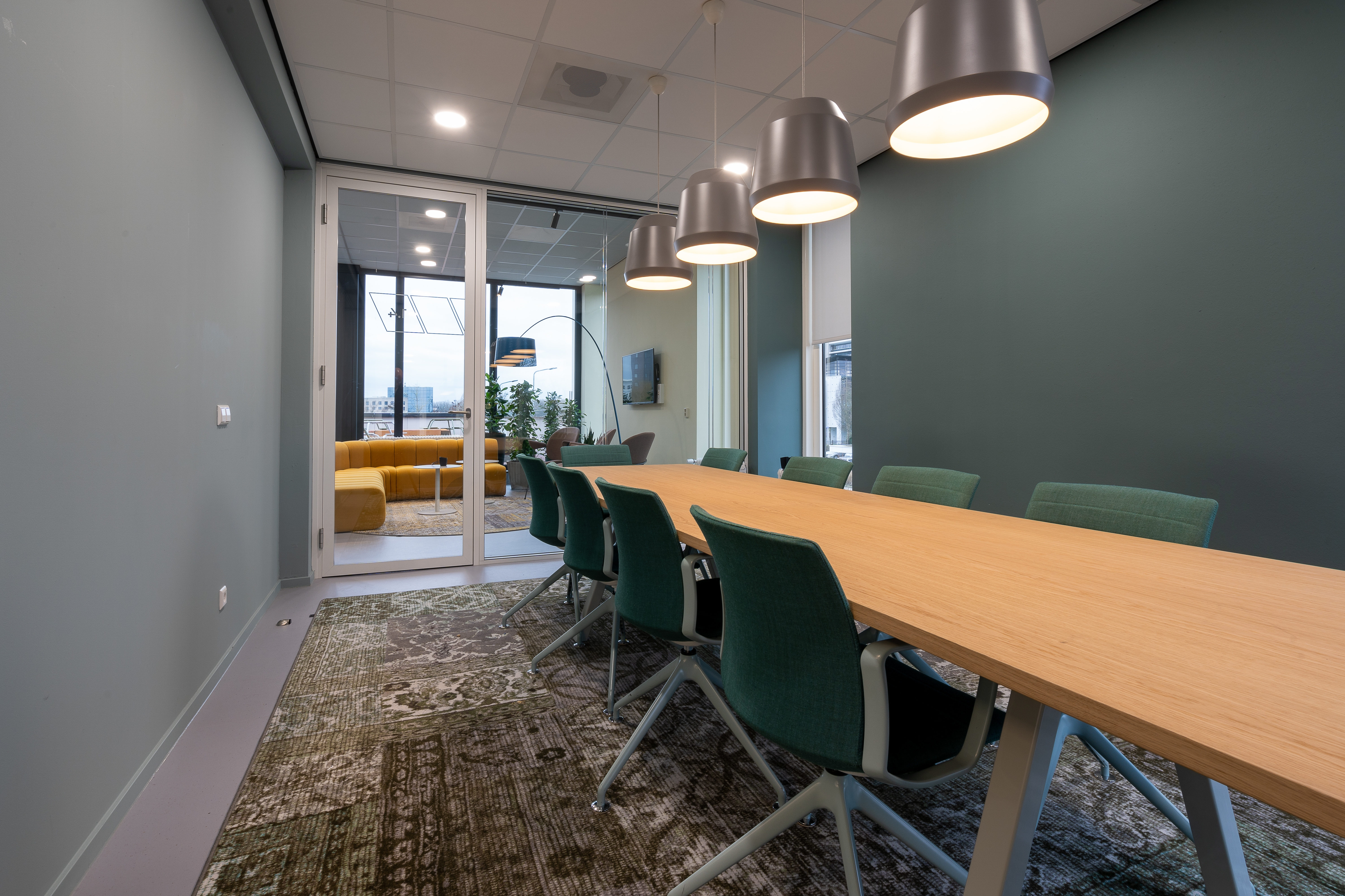 Find Quality Used Office Tables in Houston | Melaaj