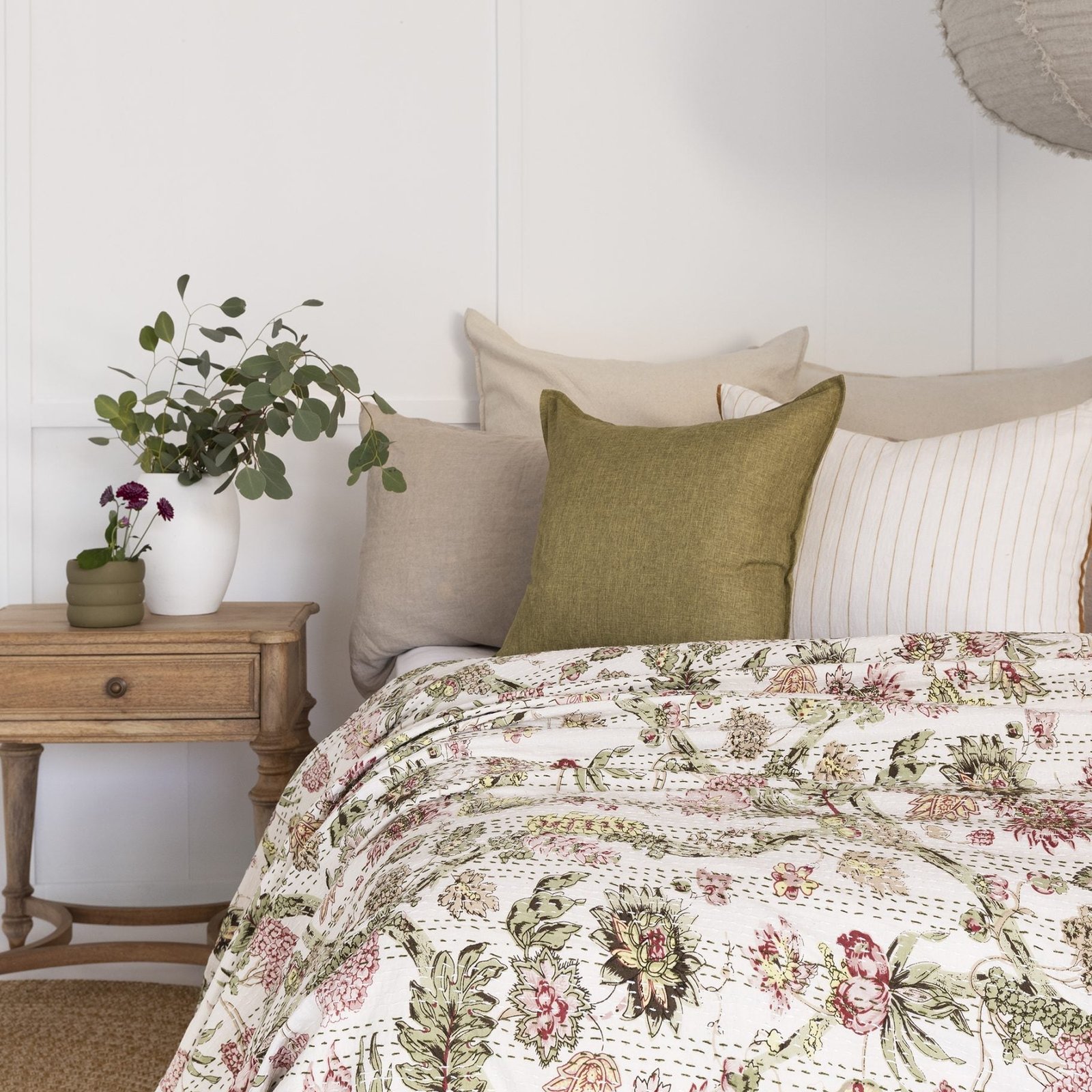 How to Choose the Perfect Quilt for Your Bedroom